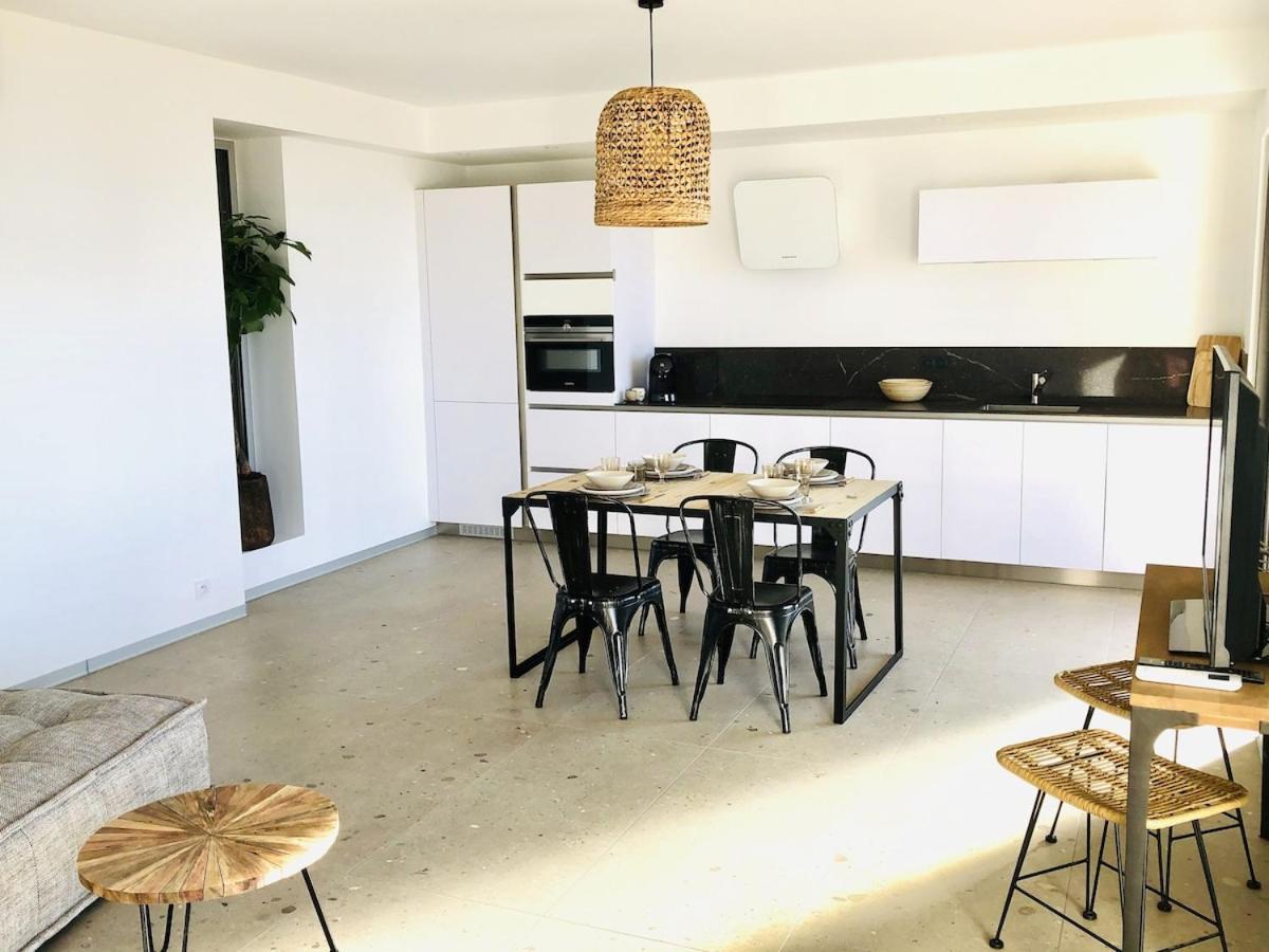 Appartement T3 Lumineux Traversant Totalement Neuf En Face De La Plage Front De Mer Vue Sur Les Iles Vue Mer Panoramique Assuree Residence De La Plage Centre Ville Du Lavandou 3Eme Etage Avec Ascenseur Appartement T3 르 라방두 외부 사진