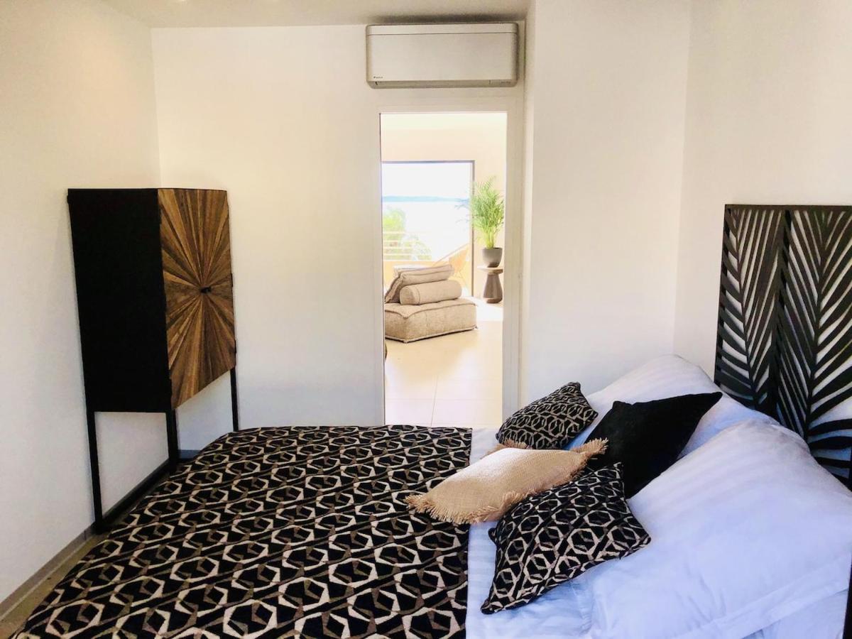 Appartement T3 Lumineux Traversant Totalement Neuf En Face De La Plage Front De Mer Vue Sur Les Iles Vue Mer Panoramique Assuree Residence De La Plage Centre Ville Du Lavandou 3Eme Etage Avec Ascenseur Appartement T3 르 라방두 외부 사진