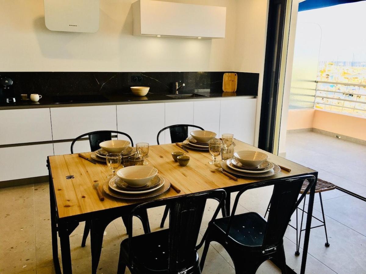 Appartement T3 Lumineux Traversant Totalement Neuf En Face De La Plage Front De Mer Vue Sur Les Iles Vue Mer Panoramique Assuree Residence De La Plage Centre Ville Du Lavandou 3Eme Etage Avec Ascenseur Appartement T3 르 라방두 외부 사진