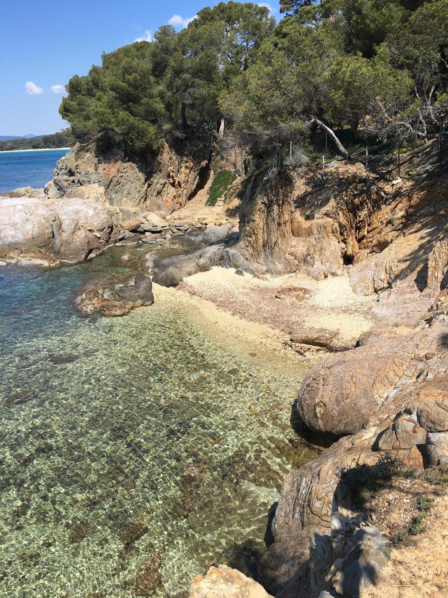 Appartement T3 Lumineux Traversant Totalement Neuf En Face De La Plage Front De Mer Vue Sur Les Iles Vue Mer Panoramique Assuree Residence De La Plage Centre Ville Du Lavandou 3Eme Etage Avec Ascenseur Appartement T3 르 라방두 외부 사진