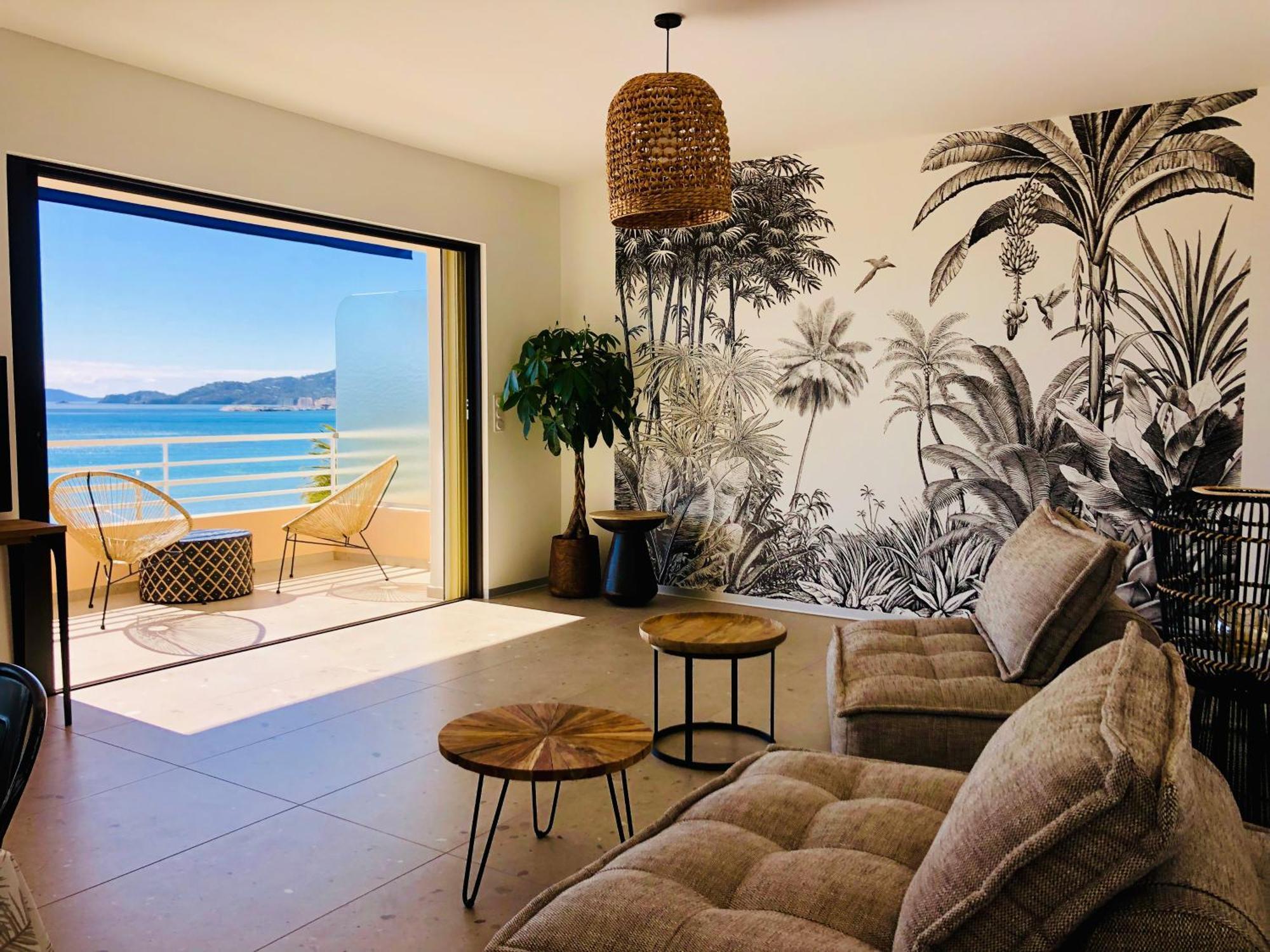 Appartement T3 Lumineux Traversant Totalement Neuf En Face De La Plage Front De Mer Vue Sur Les Iles Vue Mer Panoramique Assuree Residence De La Plage Centre Ville Du Lavandou 3Eme Etage Avec Ascenseur Appartement T3 르 라방두 외부 사진